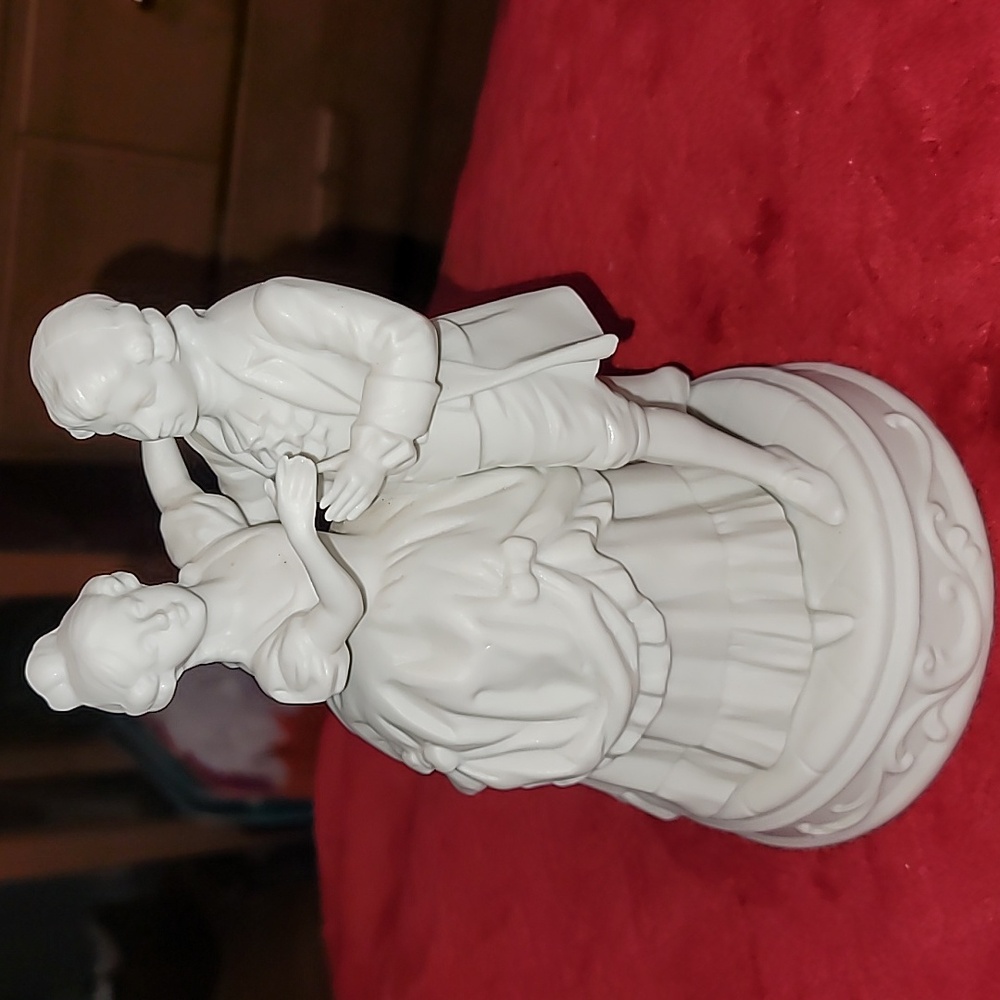 WHITE BISQUE COLONIAL/European WOMEN AND MAN